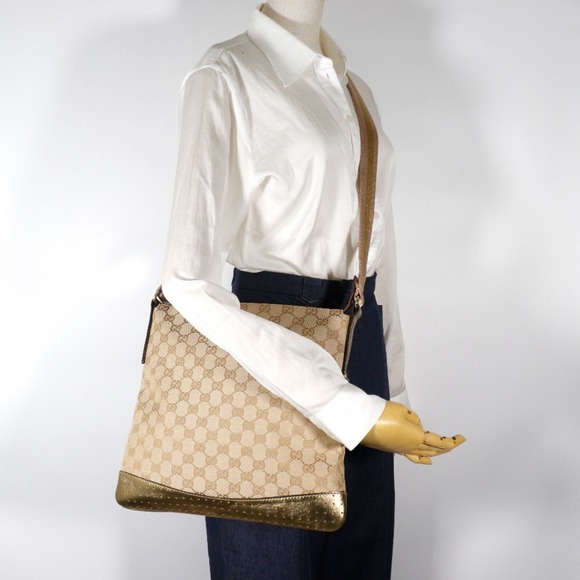 GUCCI Authentic Cream Canvas Shoulder Bag